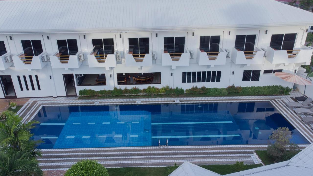 Adela Resort Panglao Esterno foto