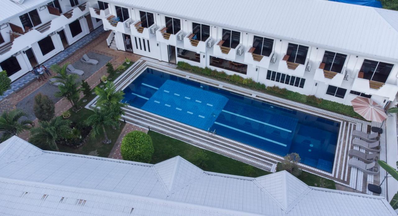 Adela Resort Panglao Esterno foto